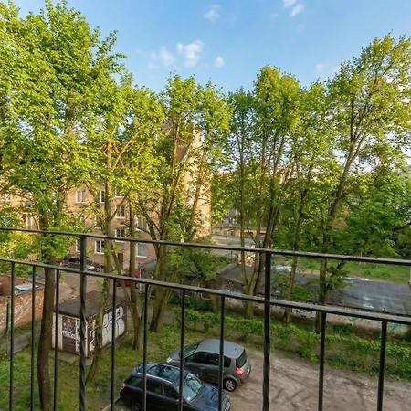 Compact With Balcony Nearby The Old Town By Renters Apartamento Gdansk