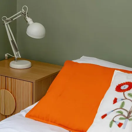 Compact With Balcony Nearby The Old Town By Renters Apartamento *