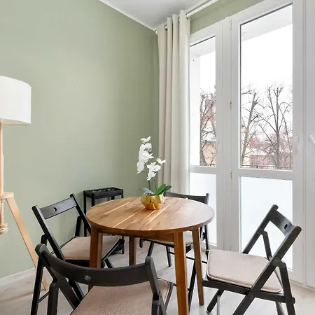 Compact With Balcony Nearby The Old Town By Renters Γκντανσκ