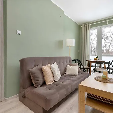 Compact With Balcony Nearby The Old Town By Renters Διαμέρισμα *