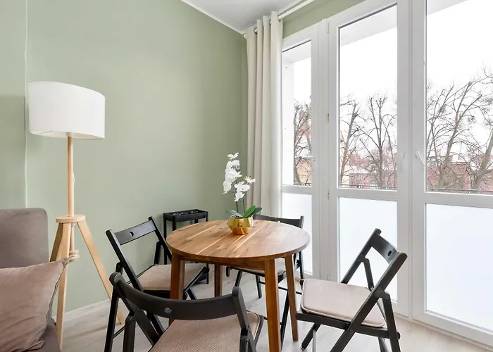 Compact With Balcony Nearby The Old Town By Renters Γκντανσκ