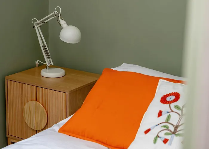 Compact With Balcony Nearby The Old Town By Renters Διαμέρισμα *