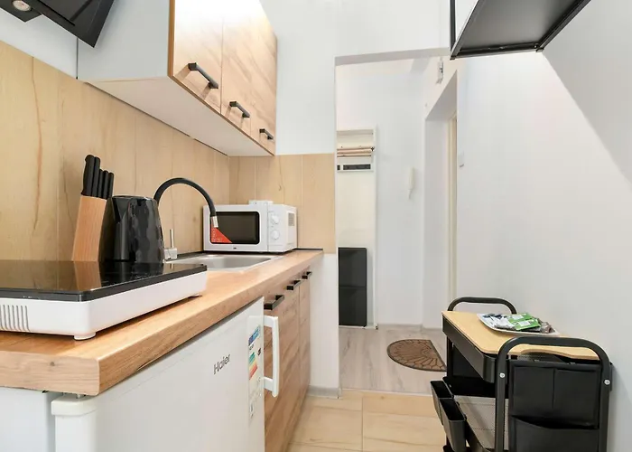 Compact With Balcony Nearby The Old Town By Renters Gdańsk