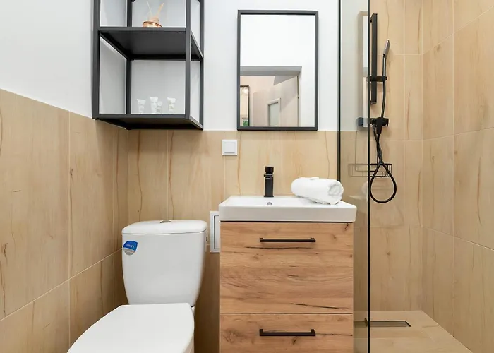 Compact With Balcony Nearby The Old Town By Renters Lejlighed *