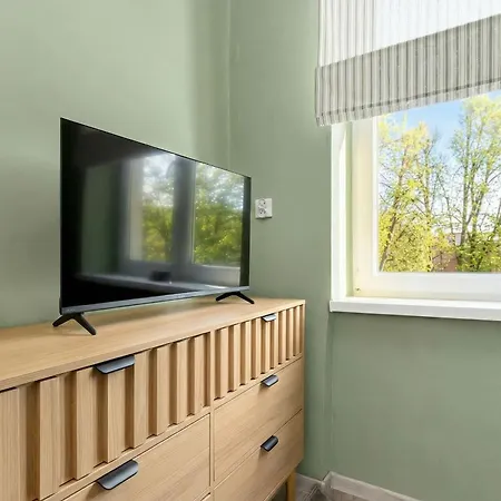 Compact With Balcony Nearby The Old Town By Renters