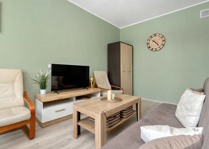Compact With Balcony Nearby The Old Town By Renters Apartman