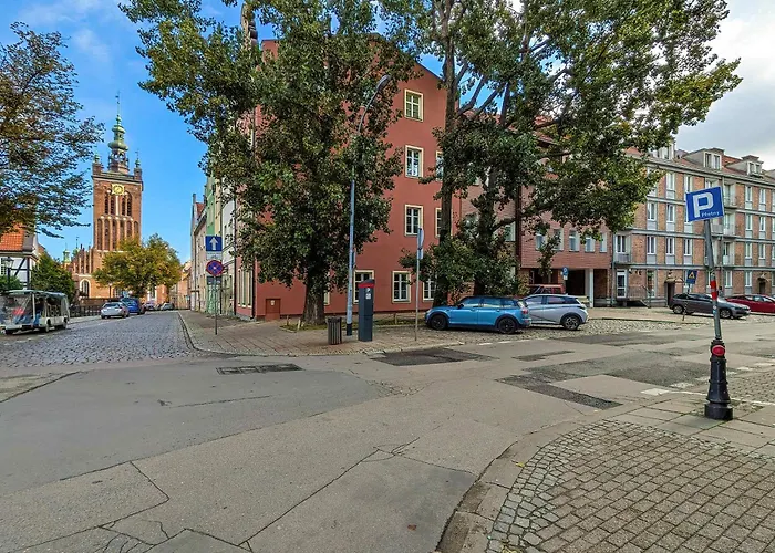 Compact With Balcony Nearby The Old Town By Renters *